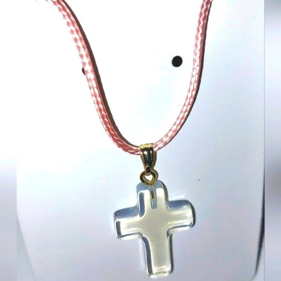 Beautiful cross necklace for women and kids - Picture 1 of 7